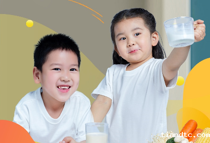 儿童海报——合理膳食每天一杯奶助我健康成长